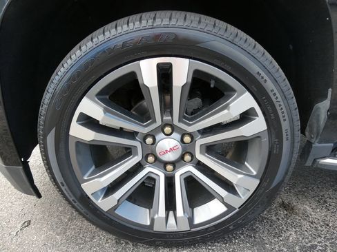 Used 2019 GMC Yukon XL SLT AWD/4WD image 10