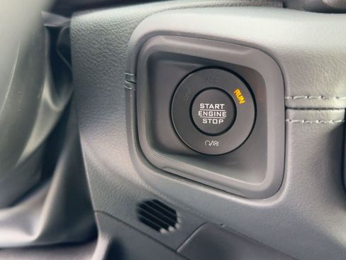 New 2025 Jeep Gladiator Sport image 27