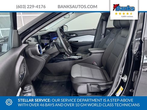 Certified 2025 Chevrolet Trax LT w/ Driver Confidence Package FWD image 9