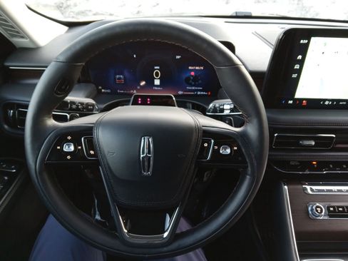 Used 2025 Lincoln Aviator Reserve image 13