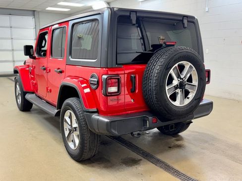 Used 2019 Jeep Wrangler Unlimited Sahara AWD/4WD image 7