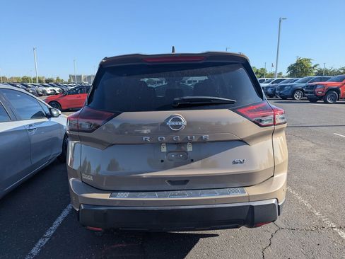 Used 2024 Nissan Rogue SV image 7