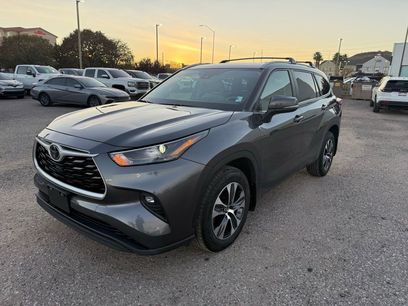 Used 2024 Toyota Highlander XLE