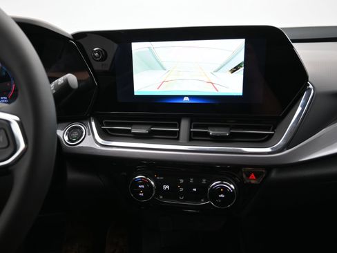 Used 2025 Chevrolet Trax ACTIV FWD image 31