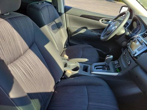 Used 2017 Nissan Sentra SV image 6