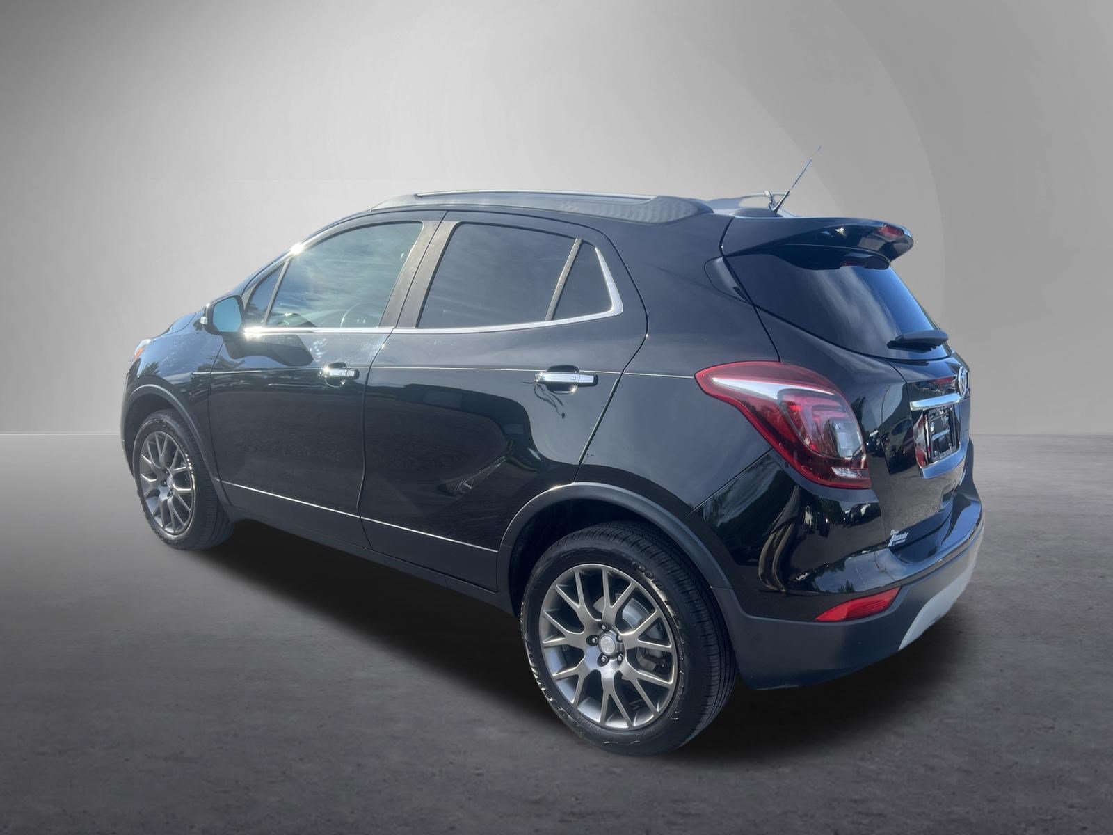Used 2019 Buick Encore Sport Touring AWD/4WD image 6