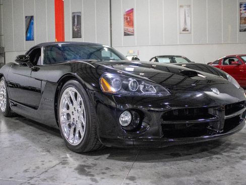 Used 2003 Dodge Viper SRT-10 image 18