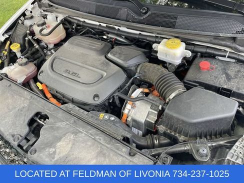 Used 2024 Chrysler Pacifica Limited FWD image 29