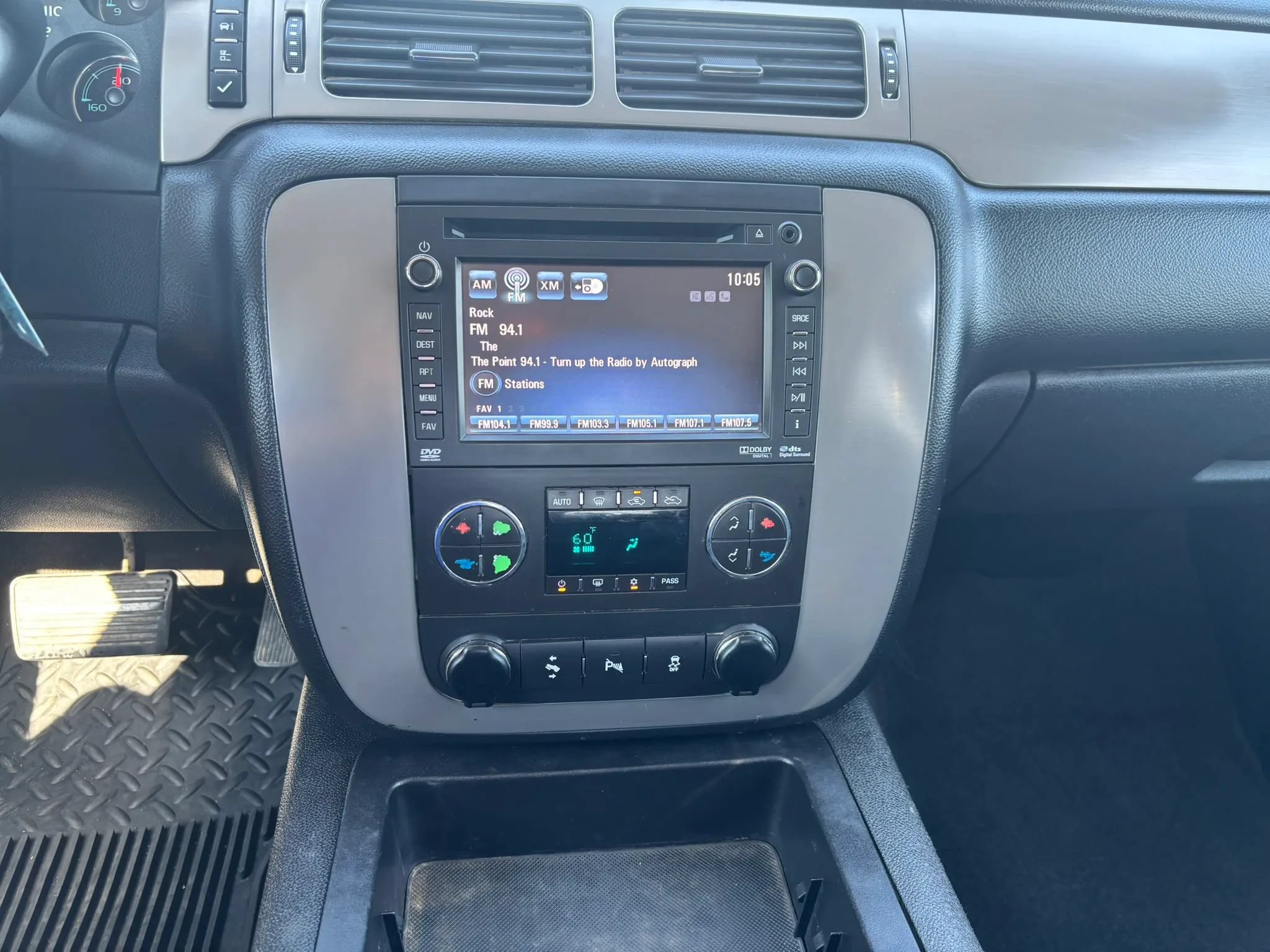 Used 2013 Chevrolet Silverado 1500 LTZ w/ LTZ White Diamond Edition AWD/4WD image 21