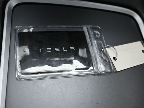 Used 2022 Tesla Model 3 Standard Range image 34