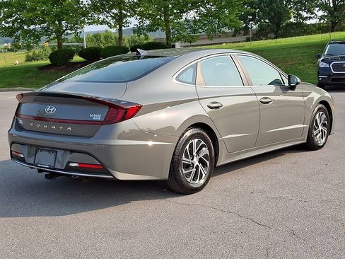Used 2022 Hyundai Sonata Blue FWD image 9