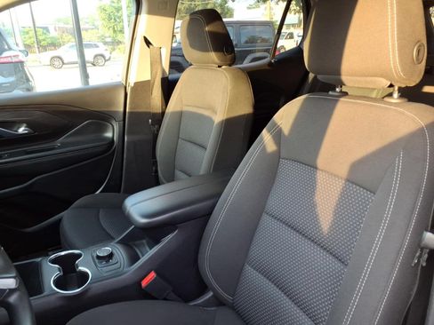Used 2024 GMC Terrain SLE FWD image 11