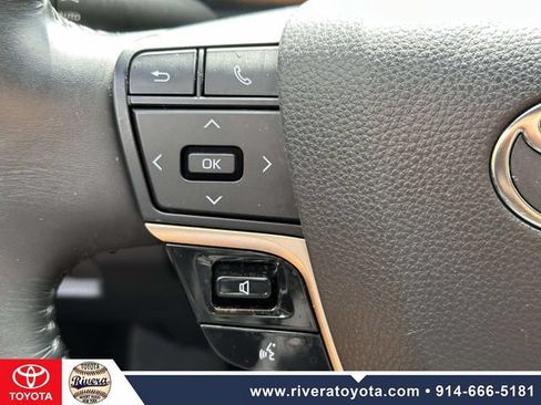 Used 2023 Toyota Crown AWD/4WD image 32