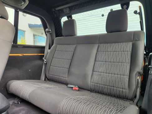 Used 2012 Jeep Wrangler Sahara image 39