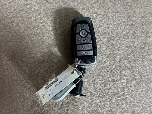 Used 2023 Ford Expedition Max XLT image 34