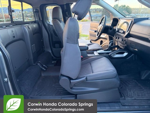 Used 2025 Nissan Frontier SV AWD/4WD image 21