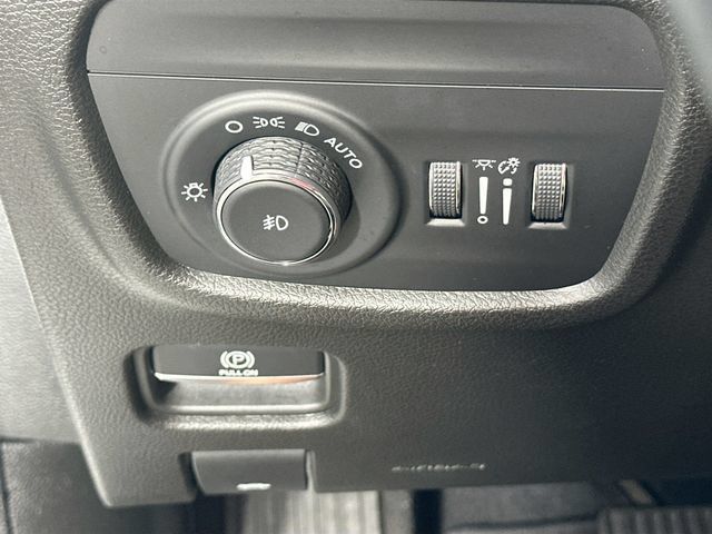 Used 2022 Jeep Grand Cherokee L Limited AWD/4WD image 27