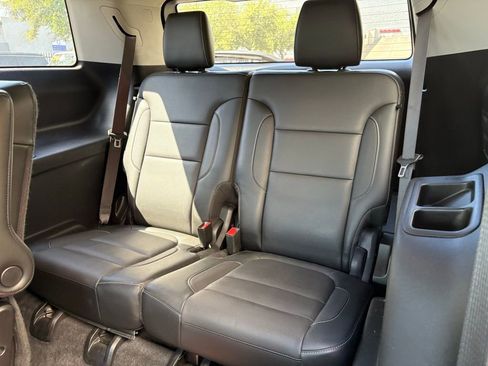 Used 2019 GMC Acadia SLT image 11