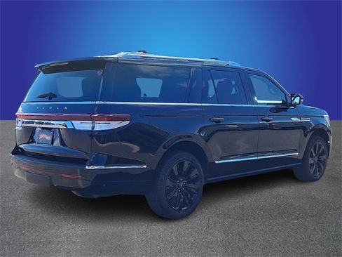 Certified 2023 Lincoln Navigator L Reserve image 4