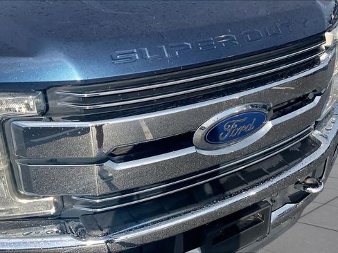 Used 2017 Ford F250 Lariat w/ Lariat Ultimate Package AWD/4WD image 30
