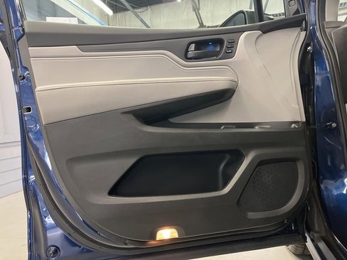 Used 2023 Honda Odyssey EX-L image 9