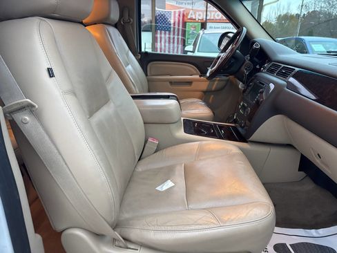 Used 2011 GMC Yukon Denali image 10