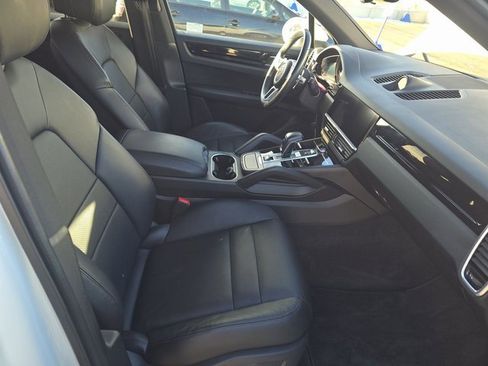 Used 2020 Porsche Cayenne image 5