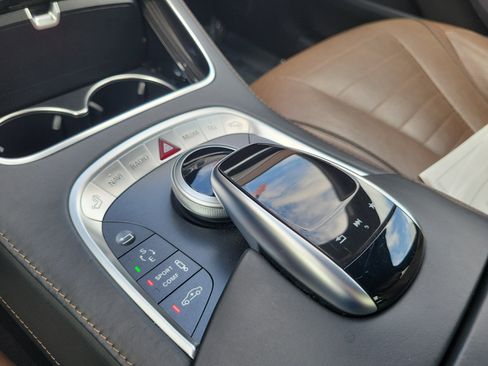 Used 2017 Mercedes-Benz S 550 Sedan image 22