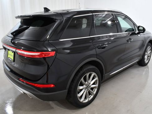 Used 2022 Lincoln Corsair AWD w/ Premium Package image 11