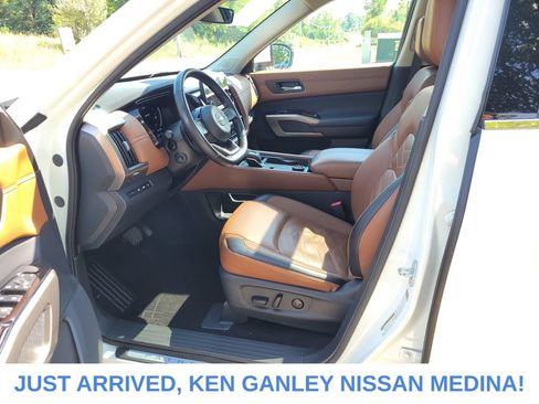 Certified 2024 Nissan Pathfinder Platinum w/ Cargo Package AWD/4WD image 14