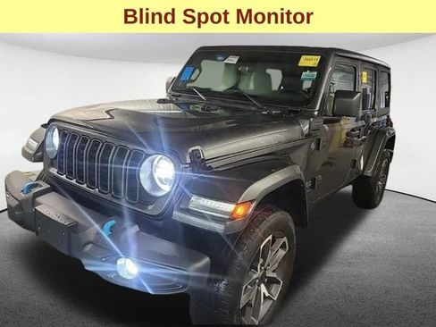 Used 2024 Jeep Wrangler Unlimited w/ Convenience Group AWD/4WD image 4