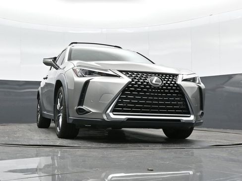 Used 2019 Lexus UX 200 image 35