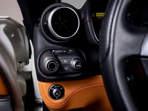 Used 2022 Ferrari Portofino M image 38