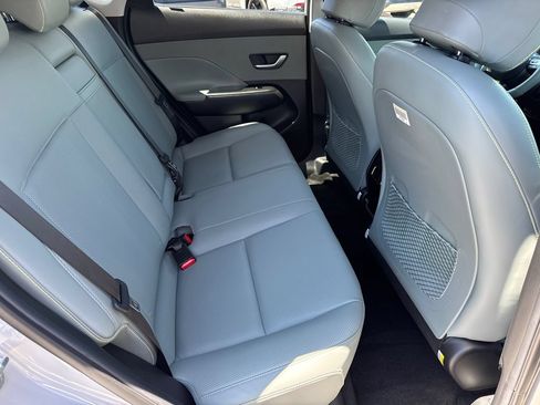 Used 2025 Hyundai Kona Limited FWD image 18