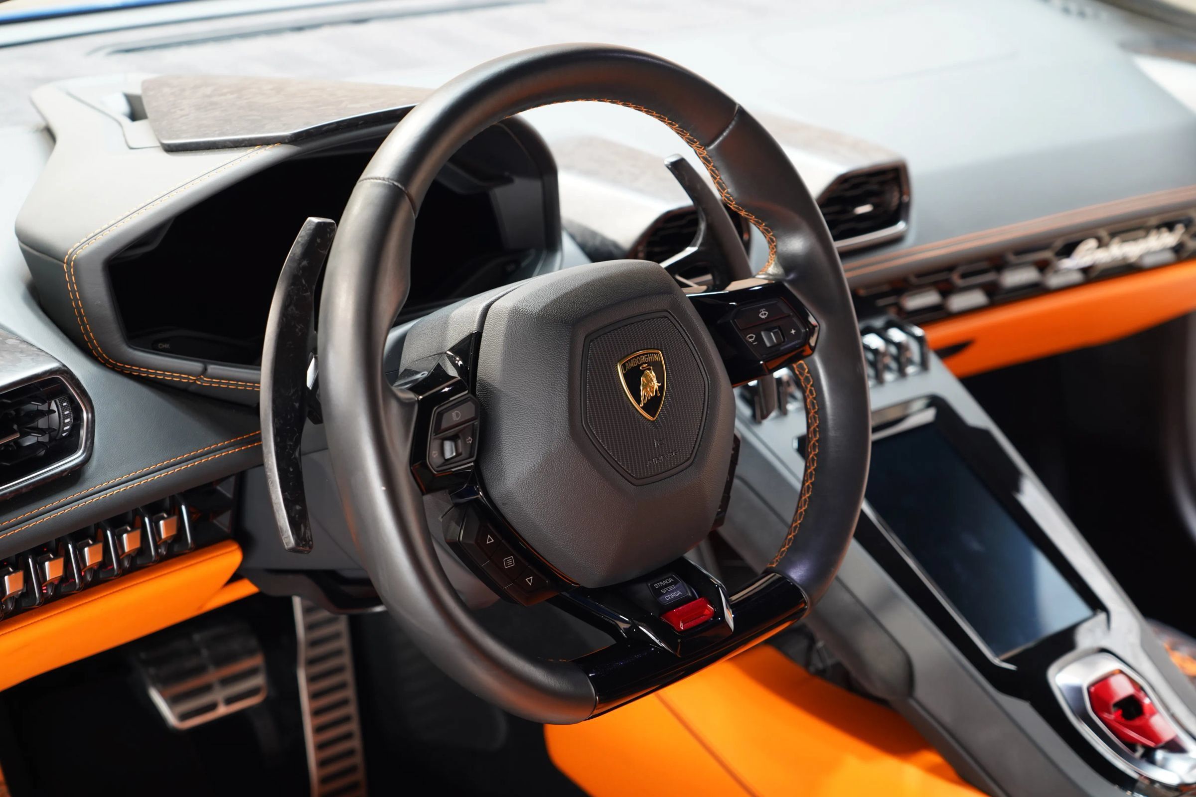 Used 2020 Lamborghini Huracan EVO RWD image 51