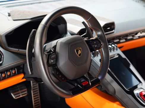 Used 2020 Lamborghini Huracan EVO RWD image 51