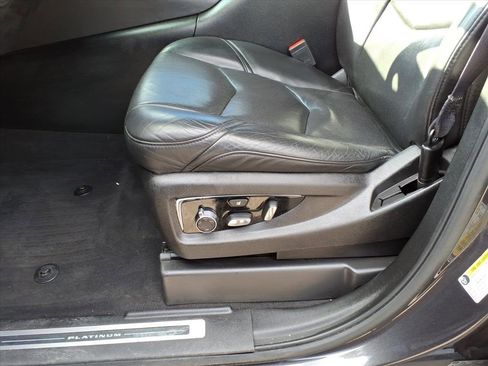 Used 2017 Cadillac Escalade Platinum image 10