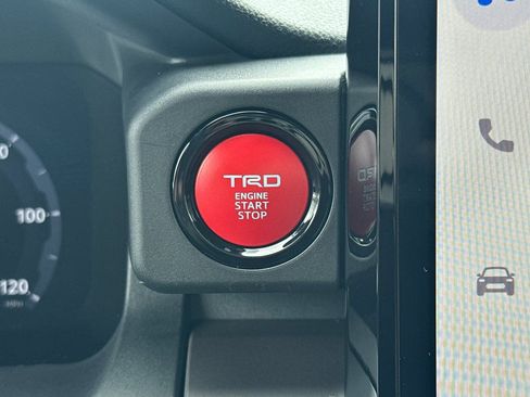 Used 2025 Toyota Tacoma TRD Sport AWD/4WD image 23
