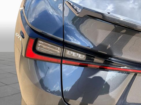 Used 2022 Lexus IS 300 w/ Premium Package RWD image 29