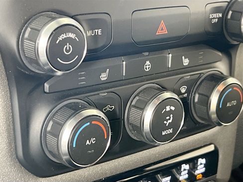 Used 2022 RAM 1500 Big Horn w/ Built-to-serve Edition image 19