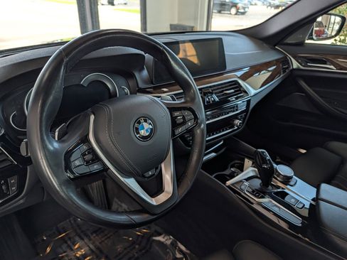 Used 2018 BMW 530e xDrive w/ Premium Package 2 AWD/4WD image 19