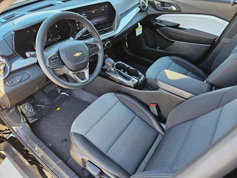 New 2026 Chevrolet Trax LT w/ Driver Confidence Package image 3