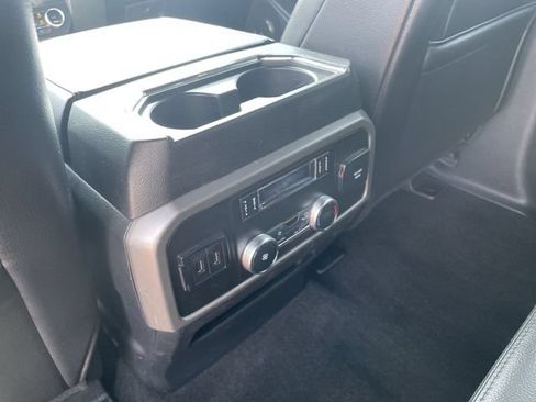 Used 2020 Ford Expedition XLT w/ Equipment Group 202A AWD/4WD image 18