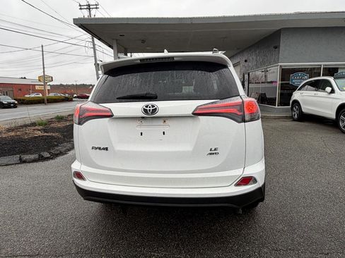 Used 2017 Toyota RAV4 LE image 6