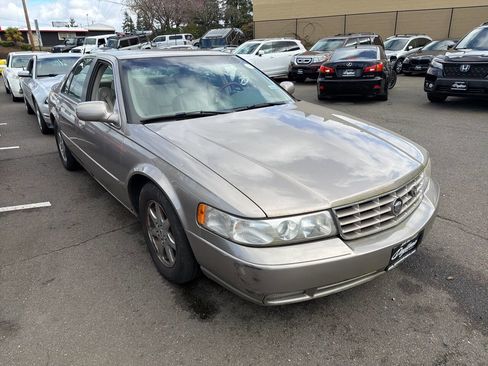 Used 2001 Cadillac Seville STS w/ Luxury Pkg image 4