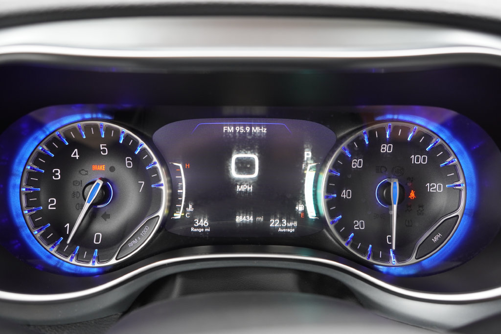 Certified 2026 Chrysler Pacifica Limited FWD image 36