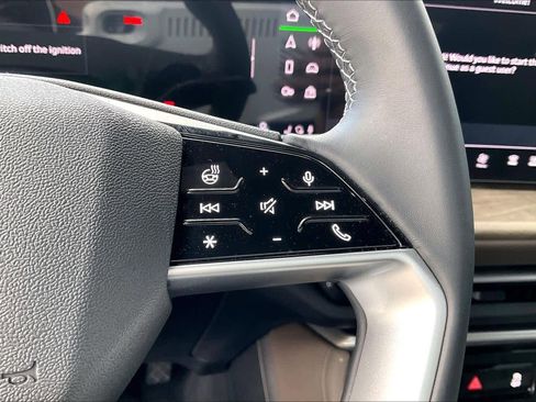 Used 2025 Audi Q5 Premium w/ Convenience Package image 23