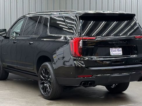 Used 2026 GMC Yukon XL Denali w/ Sun & Power Step Package AWD/4WD image 3