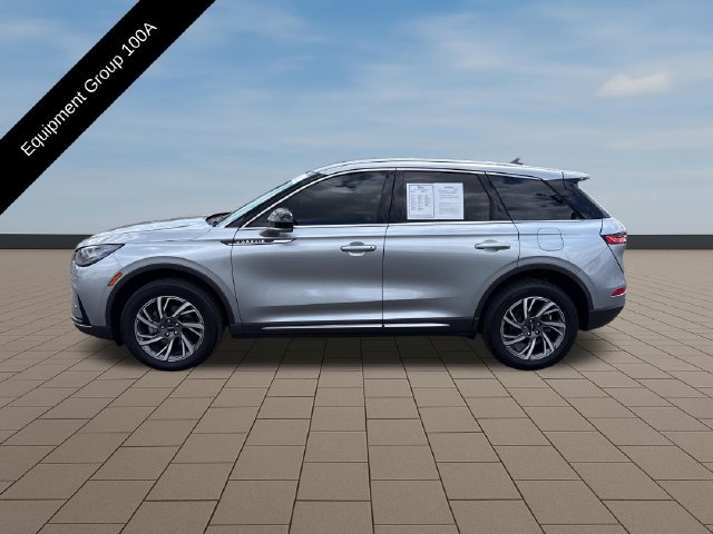 Certified 2024 Lincoln Corsair AWD w/ Rear Removable Package Tray image 3