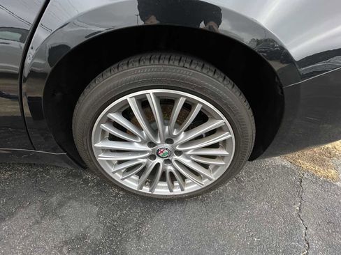 Used 2020 Alfa Romeo Giulia Ti w/ Quick Order Package 22X Lusso image 32